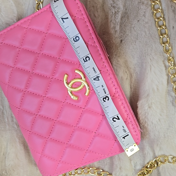 C Pink Quilted Women's Crossbody Bag - Picture 3 of 5